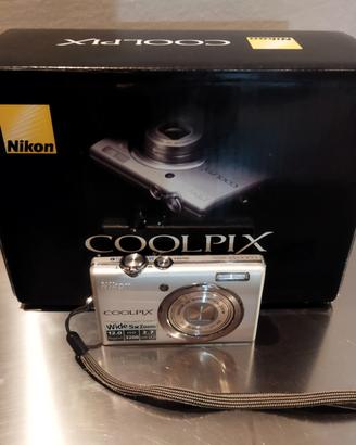 NIKON COOLPIX S570 (COMPLETA DI ACCESSORI)