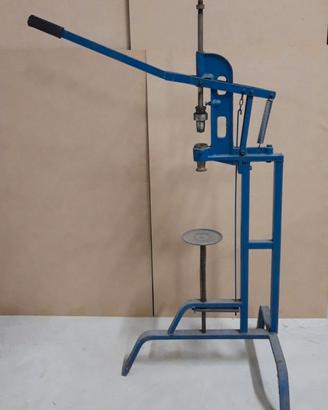 Tappatrice a colonna per tappi sughero