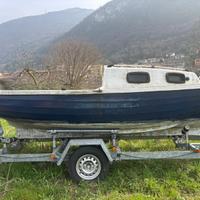 Barca Sunday 5 senza vele con motore da sistemare