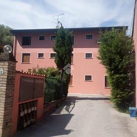 2 LOCALI A CASTEL GOFFREDO