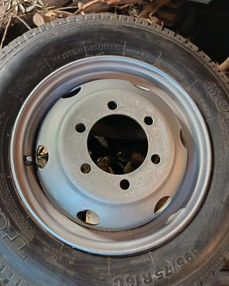 Ruota 195/75 R16C 107/105R + cerchio 6 fori