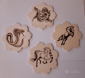 4 Sottobicchieri in legno 