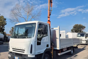 Iveco Eurocargo 80E18 cassone fisso Gru Benelli