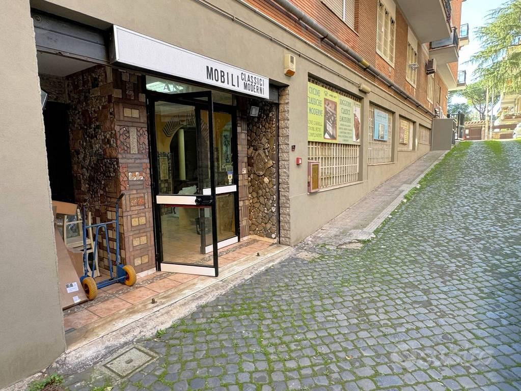 Immobile di 572 m² a Roma - Vista 2