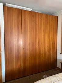 Coppia armadi guardaroba color legno