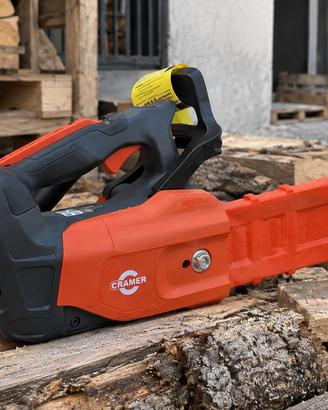 Motosega professionale a batteria 82V Cramer