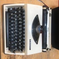 Macchina da scrivere triump