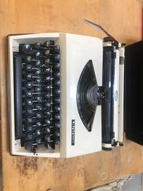 Macchina da scrivere triump