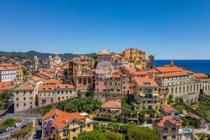 2 LOCALI A IMPERIA