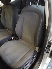 Sedile anteriore sx HYUNDAI I20 del 2011