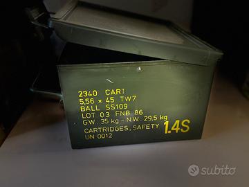 Militaria: cassetta portamunizioni  vintage