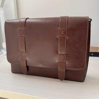 Bata borsa unisex in Cuoio dark Brown