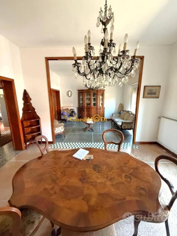 Appartamento di 250 m² con più di 5 locali a Livor - Vista 6