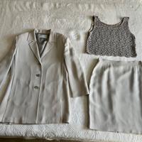 Completo giacca lunga e gonna grigio perla