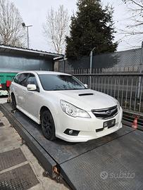 SUBARU LEGACY DEL 2010 PER RICAMBI