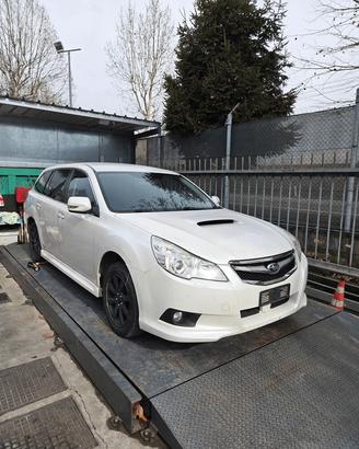 SUBARU LEGACY DEL 2010 PER RICAMBI