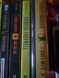 sono 16 libri di Patricia Cornwell.