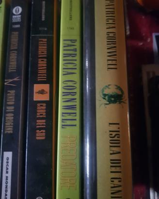 sono 16 libri di Patricia Cornwell.
