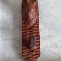 Appendino Artigianale in Legno Intagliato a Mano