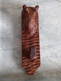 Appendino Artigianale in Legno Intagliato a Mano