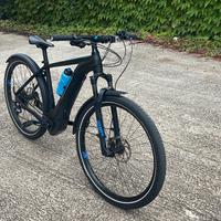 Bicicletta elettrica Cube