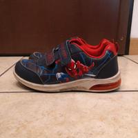 Scarpe Spiderman con luci numero 32