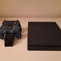 PS4 slim con controller e base di ricarica
