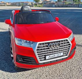 Auto elettrica AUDI Q7  12V con telecomando.