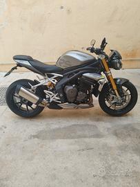 Triumph Speed Triple 1200 Rs