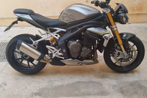 Triumph Speed Triple 1200 Rs