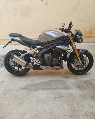 Triumph Speed Triple 1200 Rs
