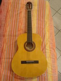 chitarra con custodia semirigida