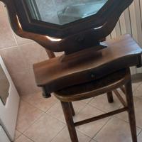 antico specchio con supporto