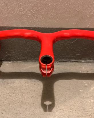 Curva manubrio integrata