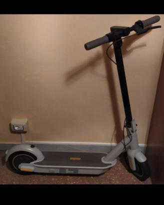 monopattino elettrico Ninebot G30 LE