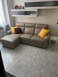 Divano con chaise longue +struttura relax