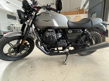 Moto Guzzi V 7 IV 850 STONE