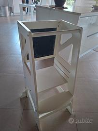 Torre montessoriana apprendimento  cucina