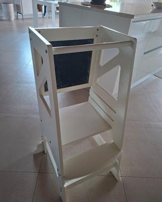 Torre montessoriana apprendimento  cucina