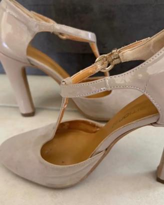 Scarpe con tacco beige