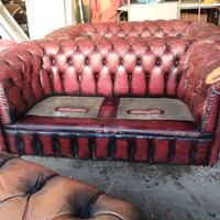 due divani due posti chesterfield