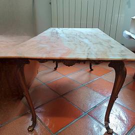 tavolo da salotto in marmo rosa portogallo