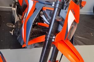 KTM 690 SMCR 2024