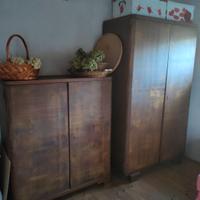 Armadi vintage in legno massello