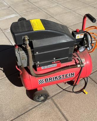 Compressore con motore a bagno d’olio