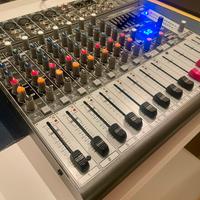 Mixer Behringer XENYX X1222 FX