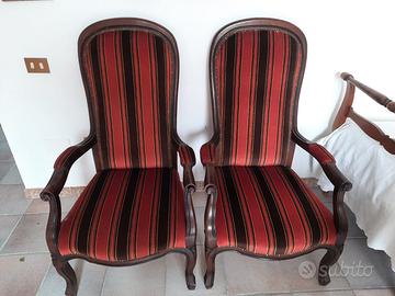 Coppia di Poltrone in Stile Classico