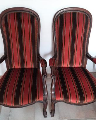 Coppia di Poltrone in Stile Classico