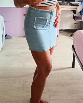 Minigonna in denim chiaro