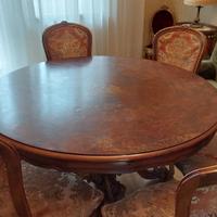Tavolo rotondo con 6 sedie